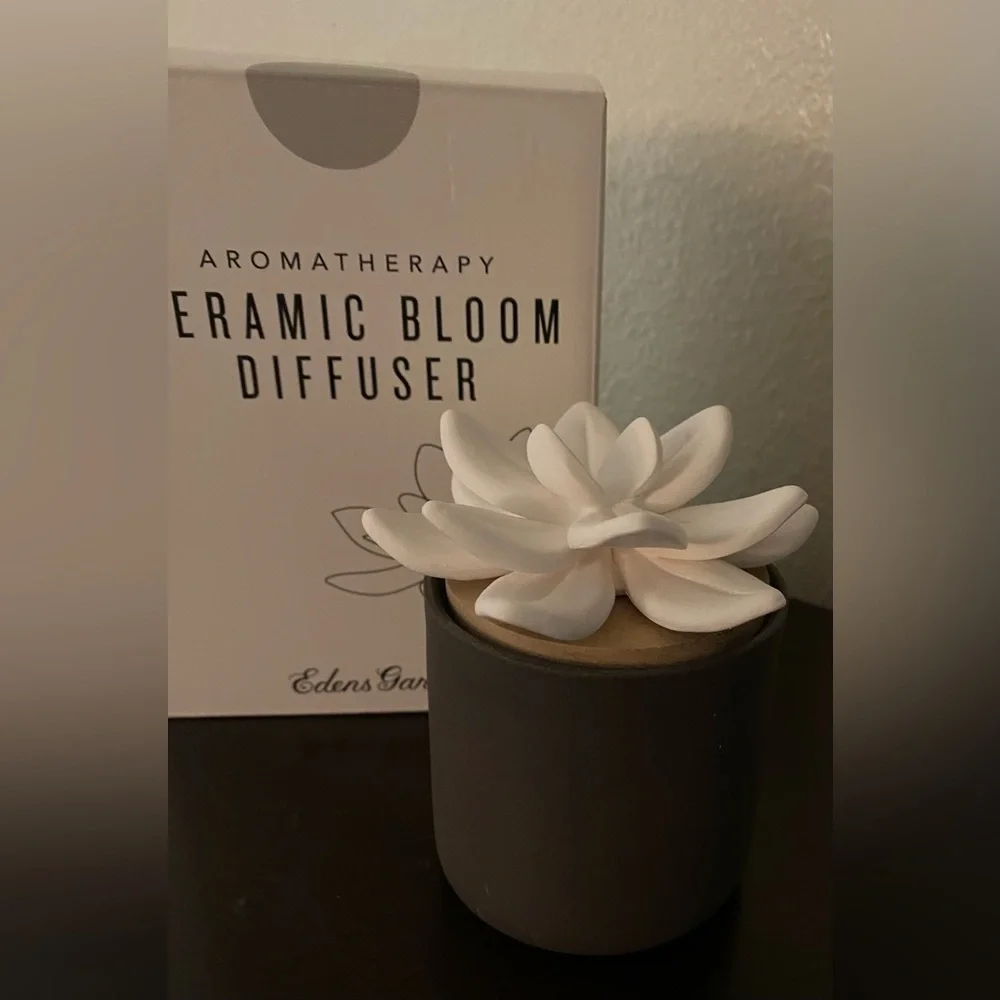 Edens Garden Ceramic Lotus Bloom Diffuser | Charcoal Aromatherapy Essential Oil